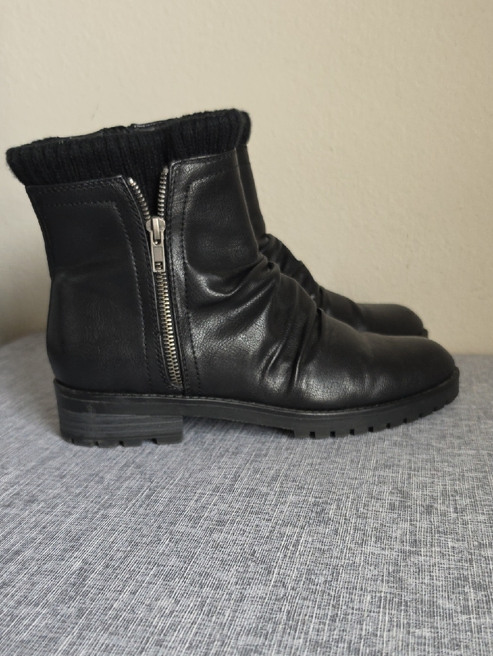 Women's Baretraps Dailey Black Boots Booties Zip Cuff Size 8.5